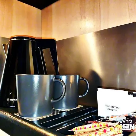 Elegant With Balcony & Wifi Fiber *