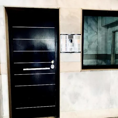 Elegant With Balcony & Wifi Fiber