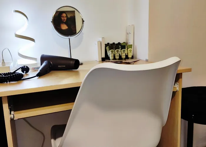 Elegant With Balcony & Wifi Fiber 公寓 *