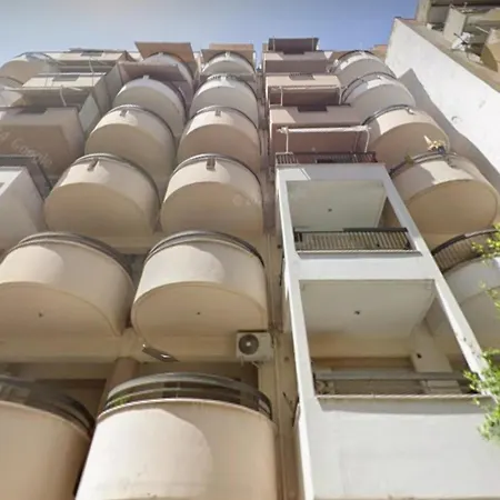 Elegant With Balcony & Wifi Fiber