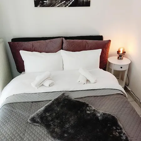 Elegant With Balcony & Wifi Fiber דירה *