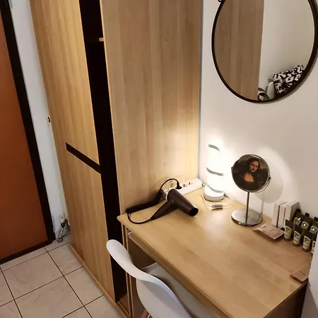 Elegant With Balcony & Wifi Fiber דירה *