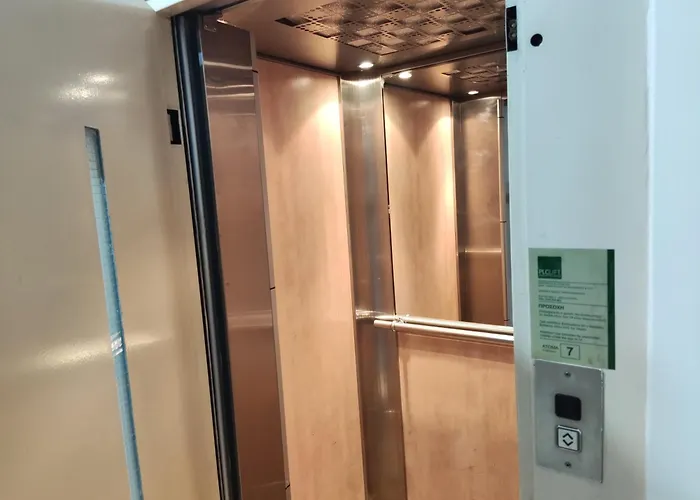 דירה Elegant With Balcony & Wifi Fiber