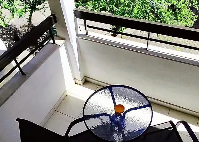 Elegant With Balcony & Wifi Fiber דירה *